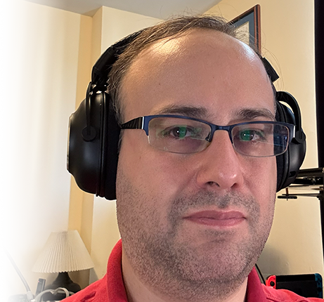 A head shot photo of David Henry